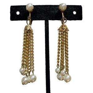 Vintage 1960s Gold Tone Chain & White Faux Pearl Beaded Dangling Clip On Earring